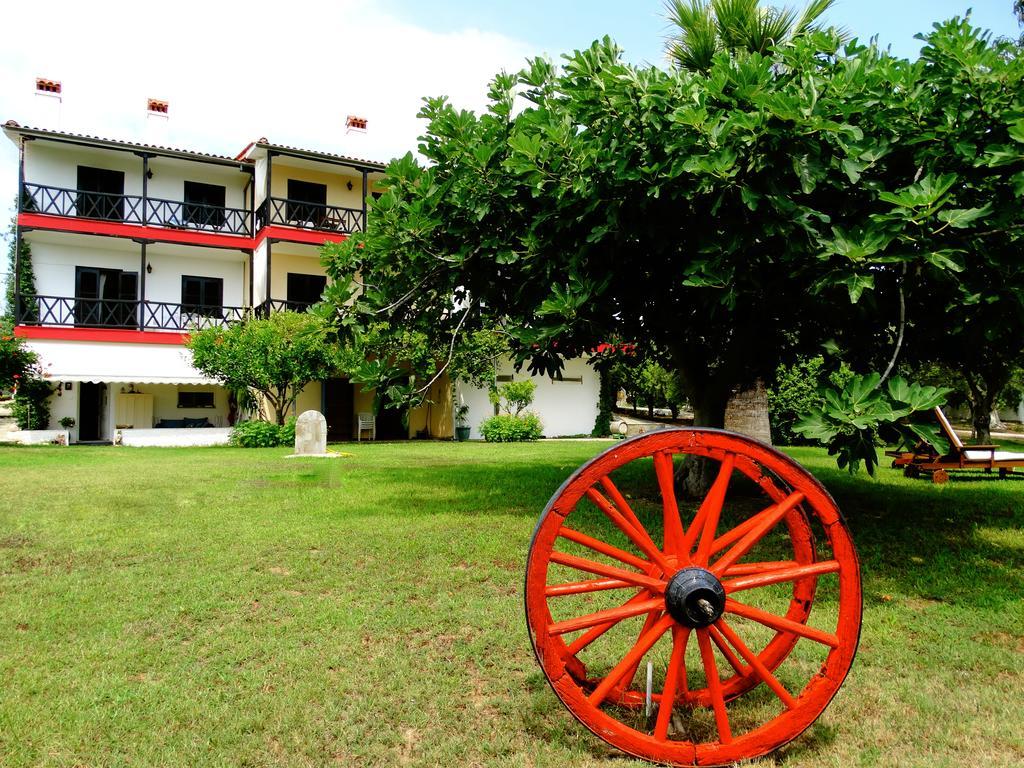 Apartments Karpetis A Green Paradise Psakoudia Bagian luar foto