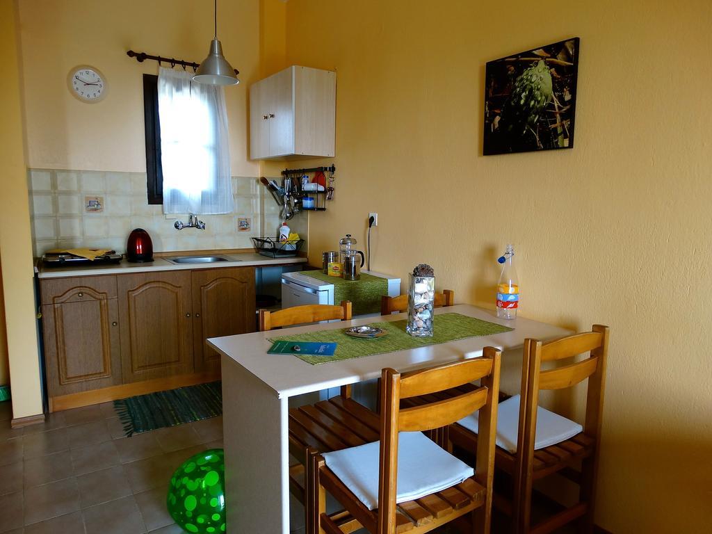 Apartments Karpetis A Green Paradise Psakoudia Bagian luar foto