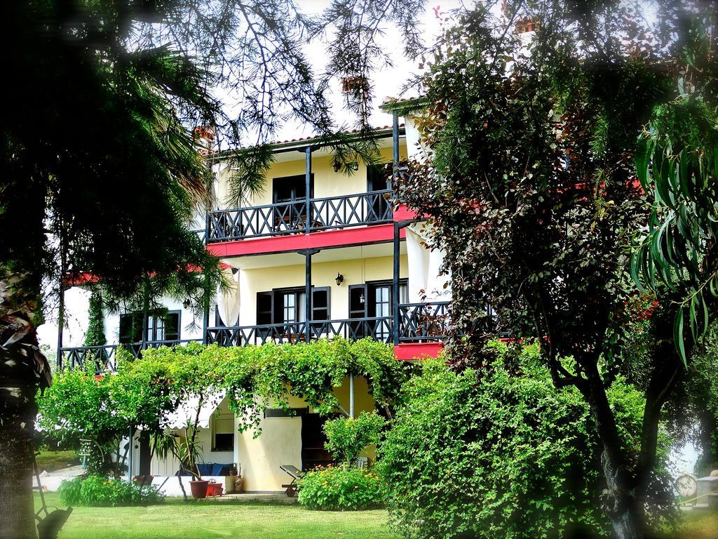Apartments Karpetis A Green Paradise Psakoudia Bagian luar foto