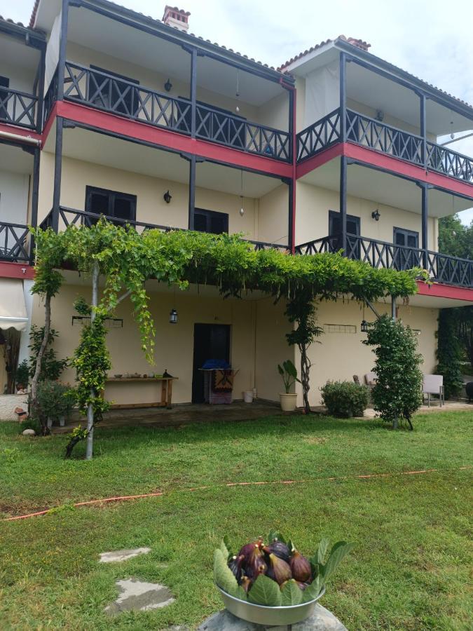 Apartments Karpetis A Green Paradise Psakoudia Bagian luar foto