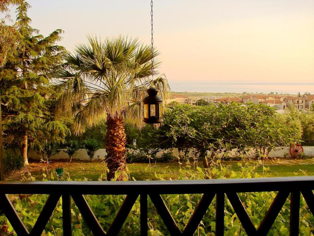 Apartments Karpetis A Green Paradise Psakoudia Ruang foto