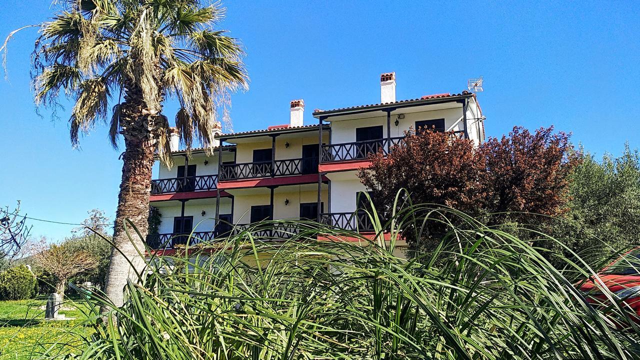 Apartments Karpetis A Green Paradise Psakoudia Bagian luar foto