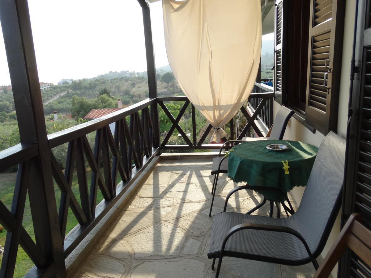 Apartments Karpetis A Green Paradise Psakoudia Bagian luar foto