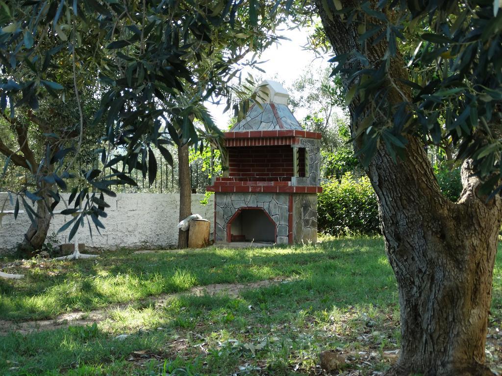 Apartments Karpetis A Green Paradise Psakoudia Bagian luar foto
