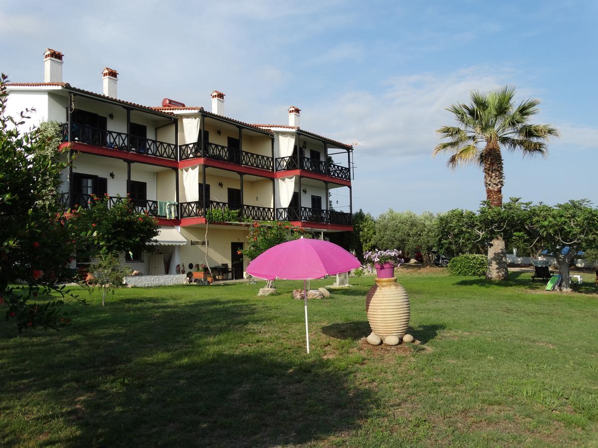Apartments Karpetis A Green Paradise Psakoudia Bagian luar foto
