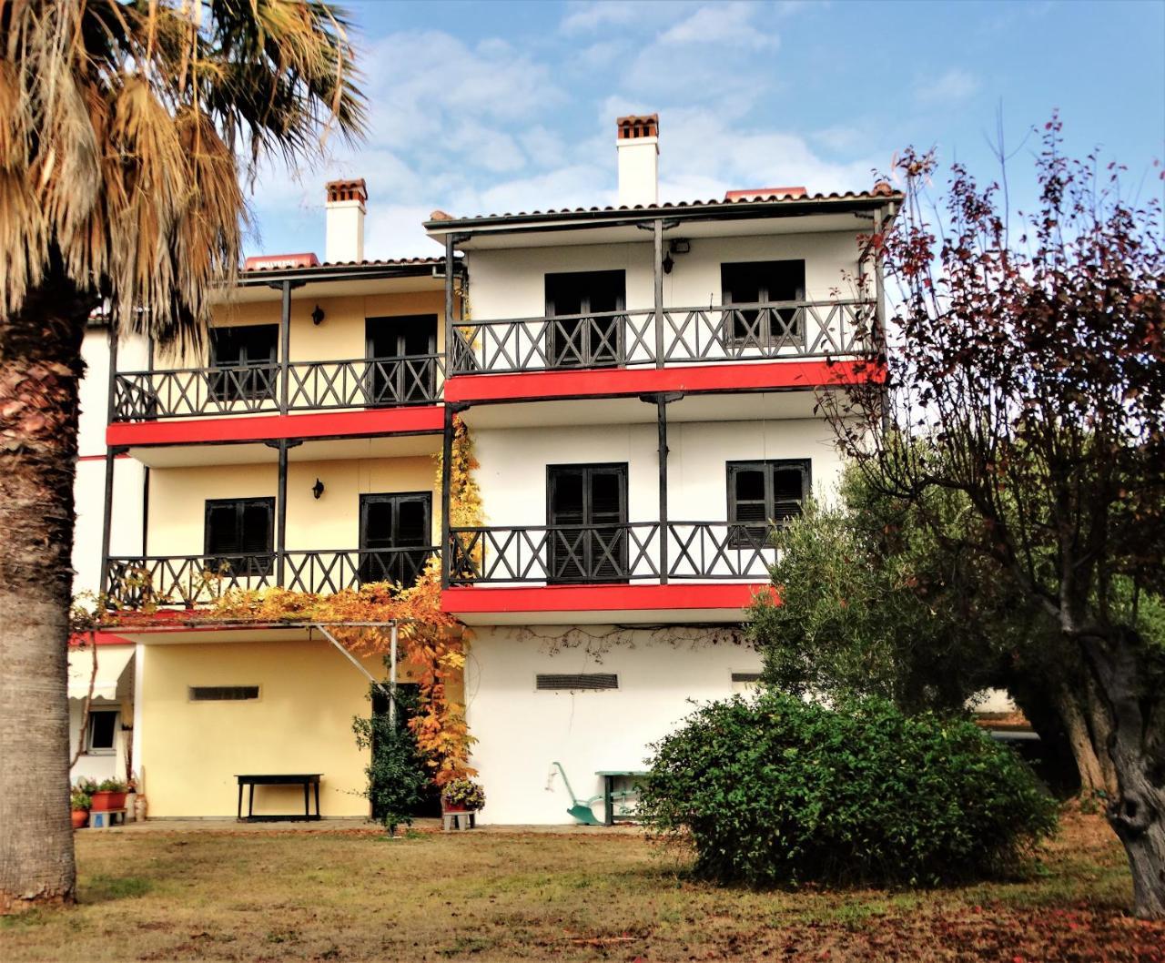 Apartments Karpetis A Green Paradise Psakoudia Bagian luar foto